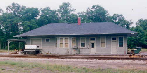 Ex-PM wooden depot at Baldwin, MI
